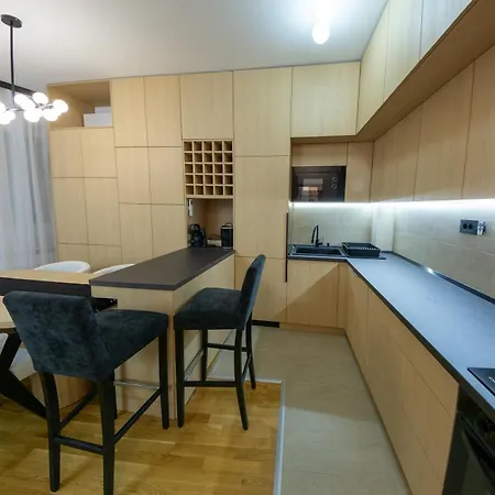 Lux Lazar דירה *